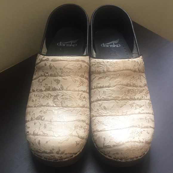 Dansko Shoes - ❤️DANSKO size 38❤️fits 7.5 & 8❤️LIKE NEW❤️
